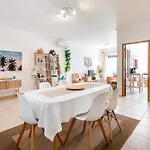 Tropical 2 Bdr In Centre By Lovelystay 拉哥斯