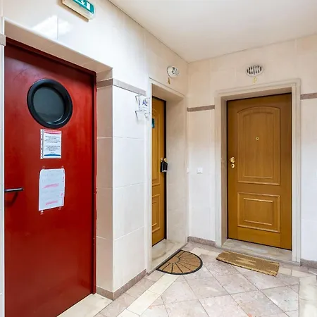 Tropical 2 Bdr Apt In Lagos Centre By Lovelystay شقة *