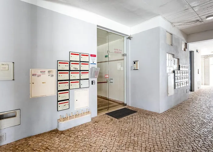 Tropical 2 Bdr In Centre By Lovelystay Apartamento