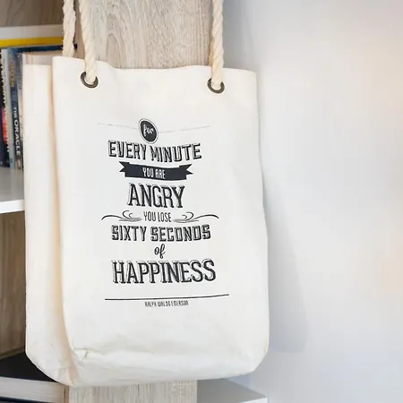 Tropical 2 Bdr In Centre By Lovelystay Lagos